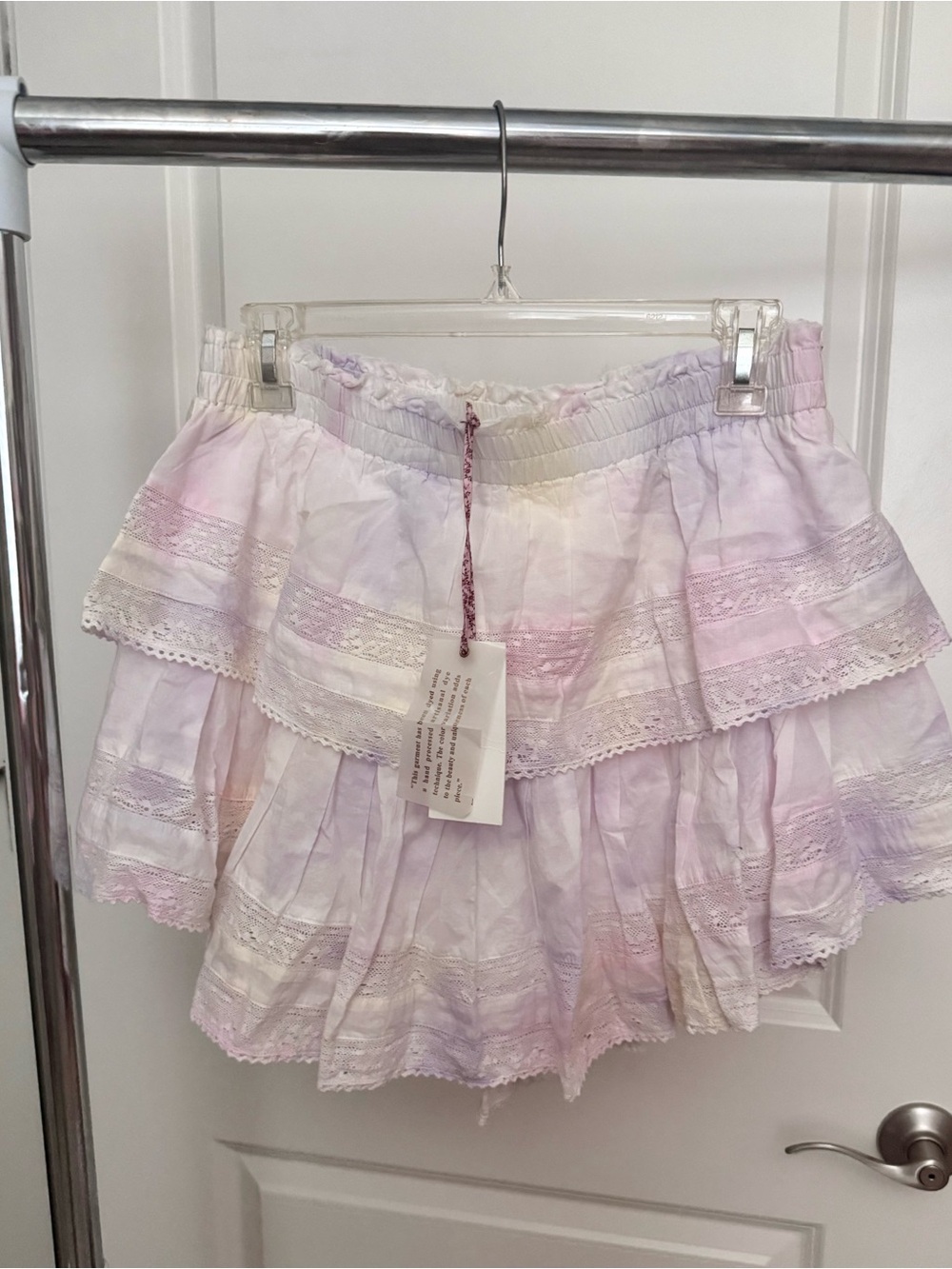 LoveShackFancy ruffle mini skirt
NWT Tie Dye size L